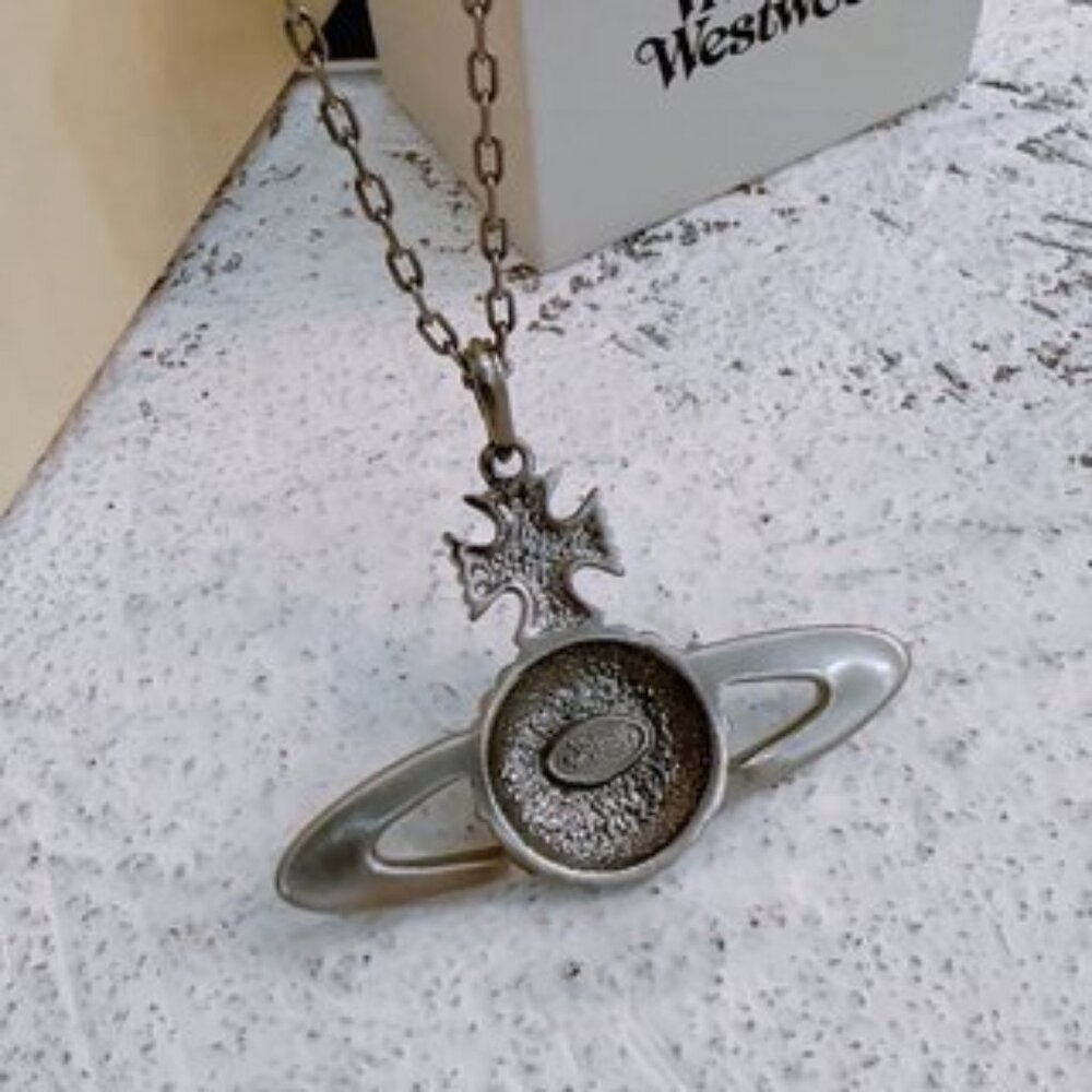 𝐕𝐢𝐯𝐢𝐞𝐧𝐧𝐞 𝐖𝐞𝐬𝐭𝐰𝐨𝐨𝐝🪐✨